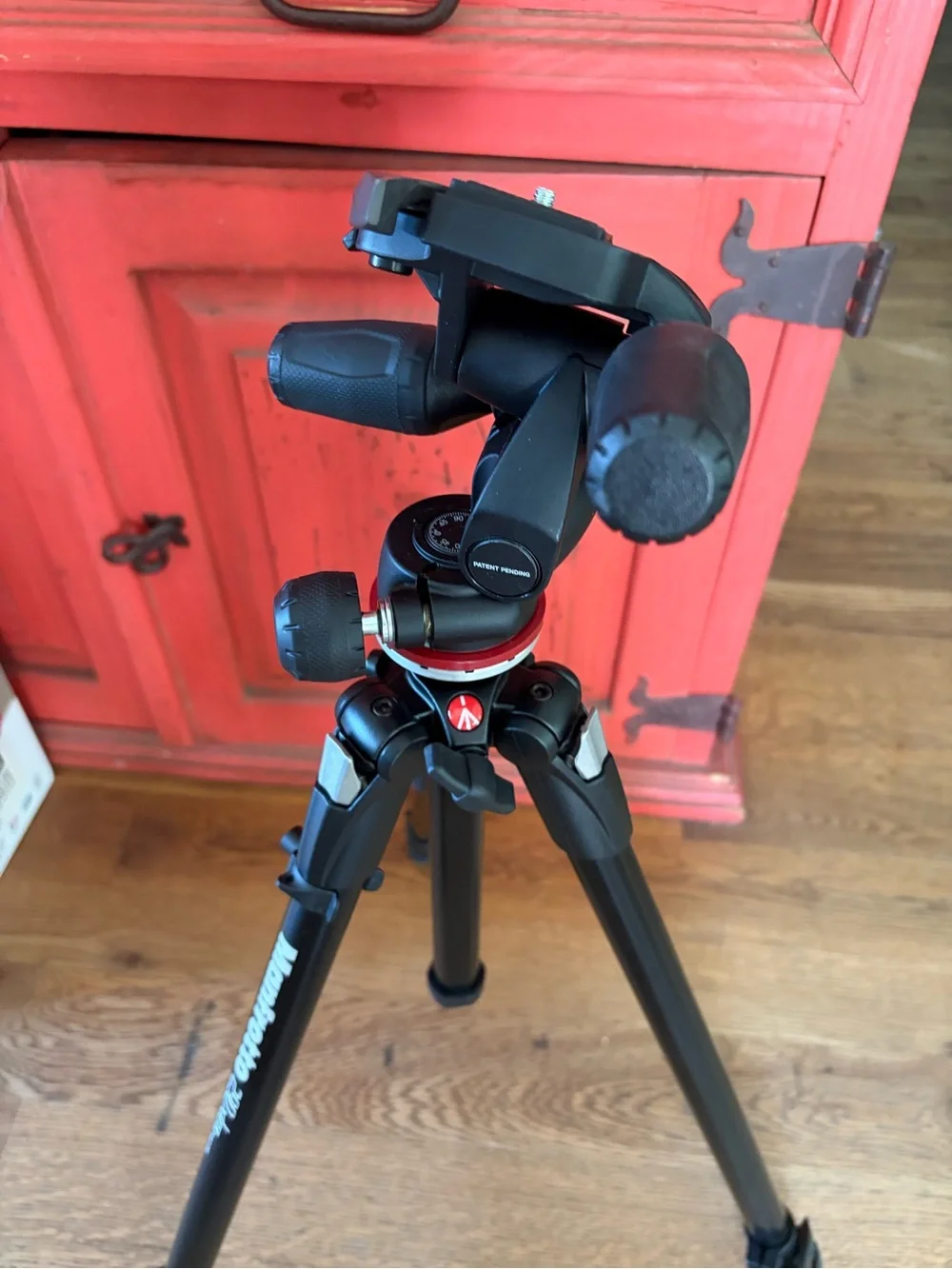 Manfrotto tripod with case MH804-3WUS